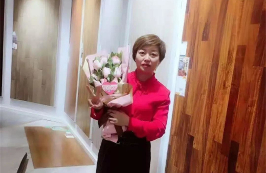 “世”在人為 | 世友地板赤峰經(jīng)銷商宋國云：持續(xù)努力，不懈奮斗，就能立于不敗之地